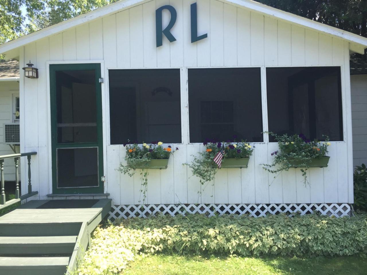 Rock Ledge Motel Alexandria Bay Exterior photo